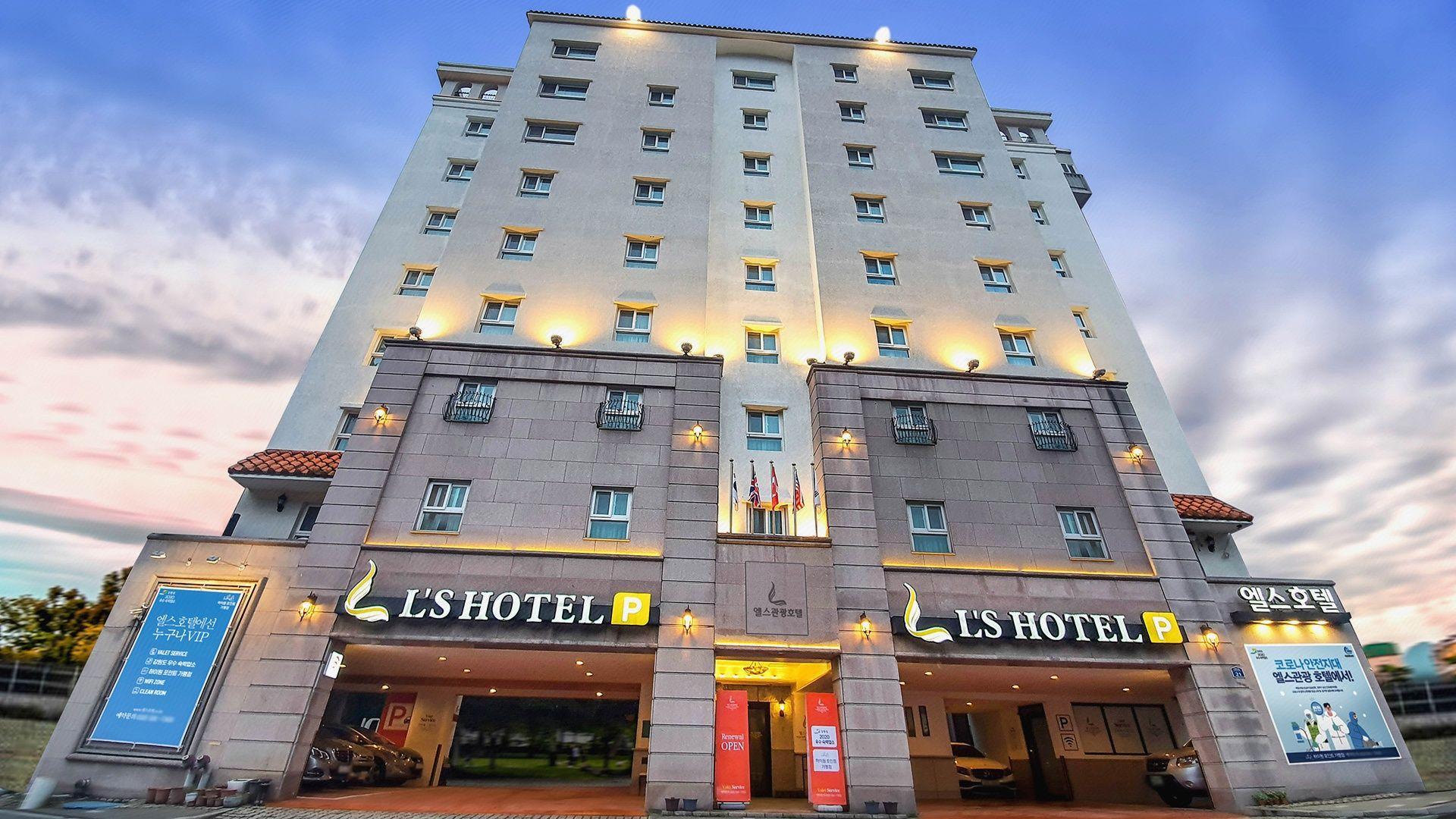 L's Hotel 4/15