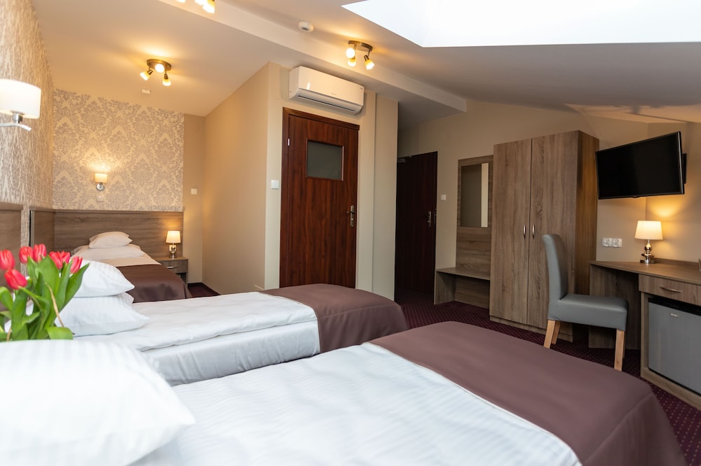Hotel Maximum 18/50