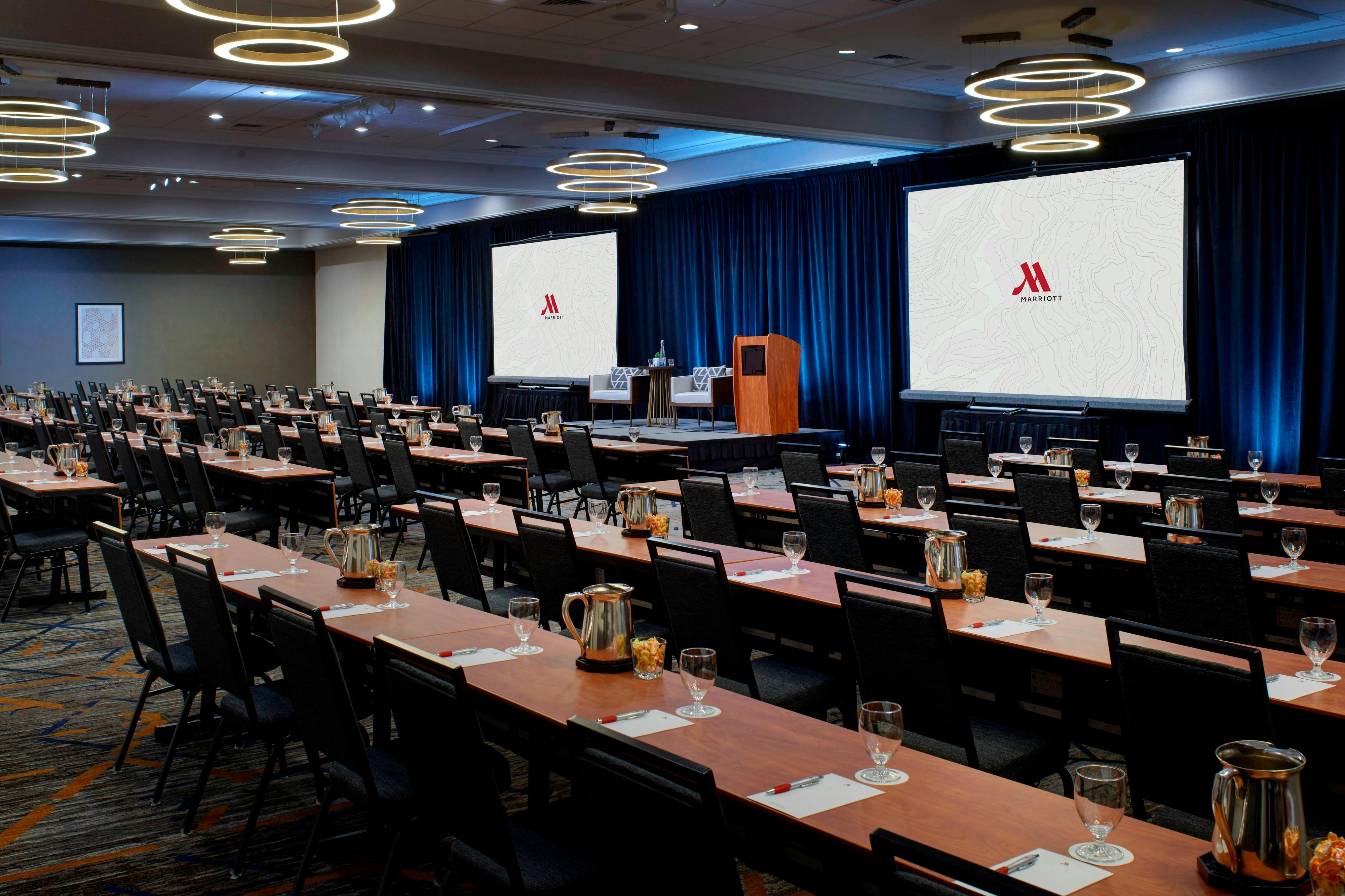 Kansas City Airport Marriott 52/64