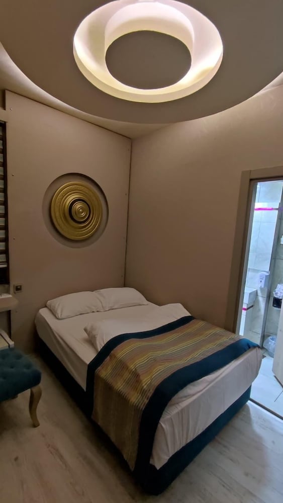 Nun Otel 10/50