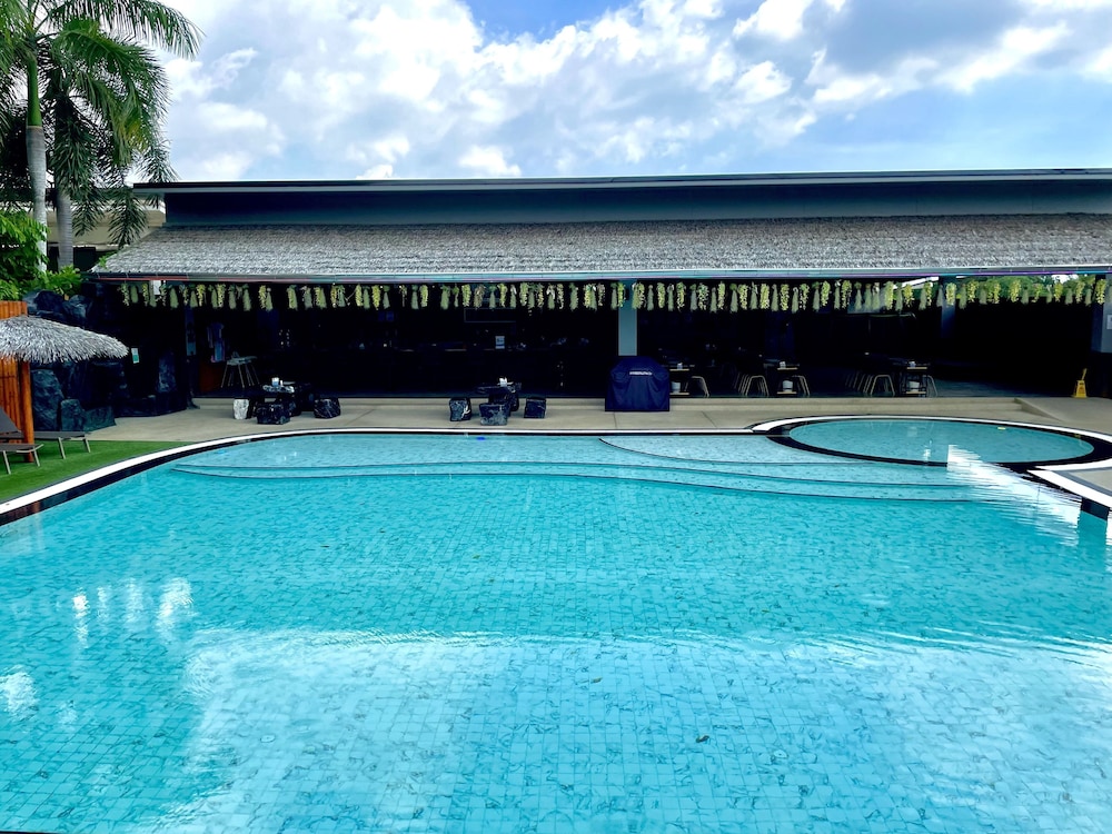 Hideaway Resort 28/32