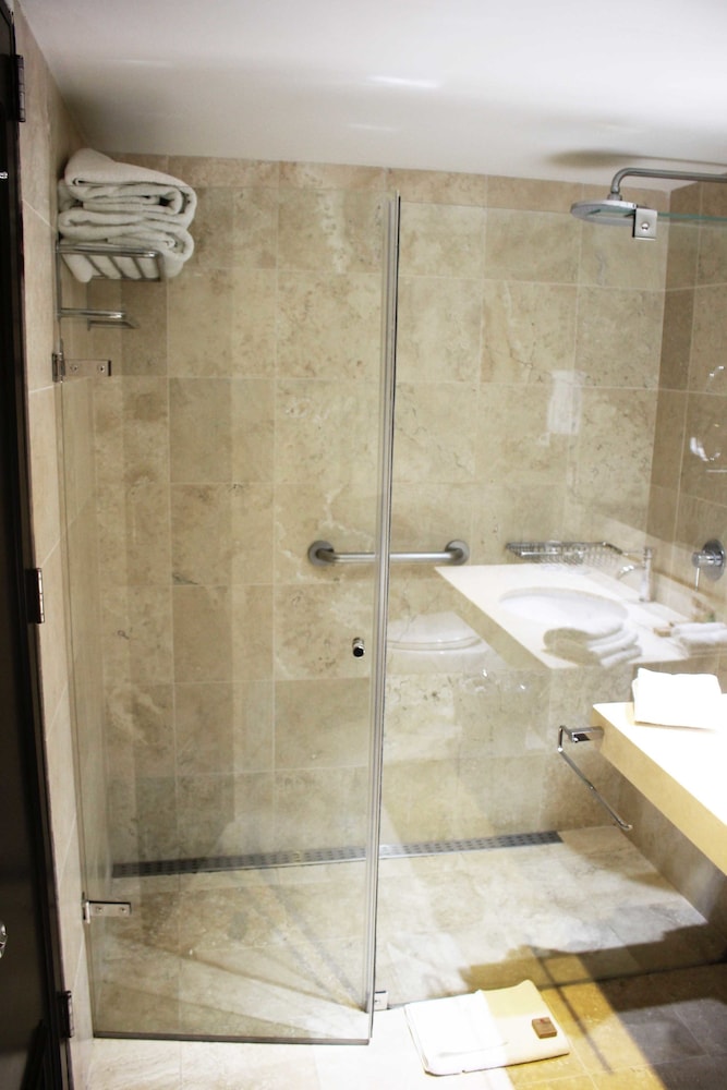Junior Suite, Twin Beds, Sol de Oro Hotel And Suites 4/4