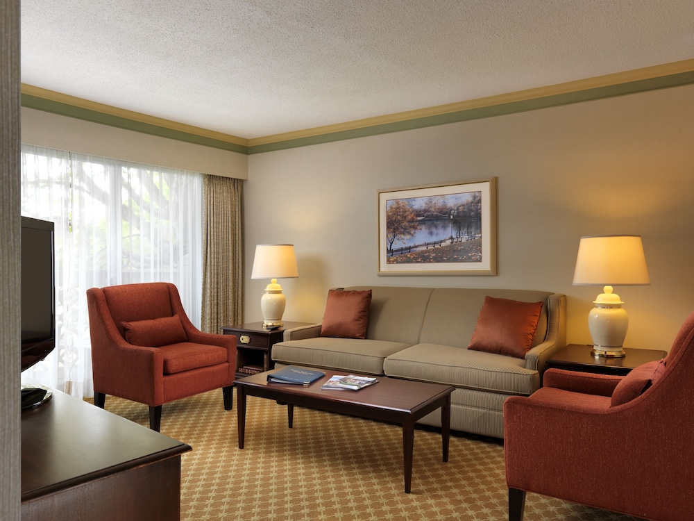 Royal Scot Hotel & Suites, Trademark Collection by Wyndham 45/76