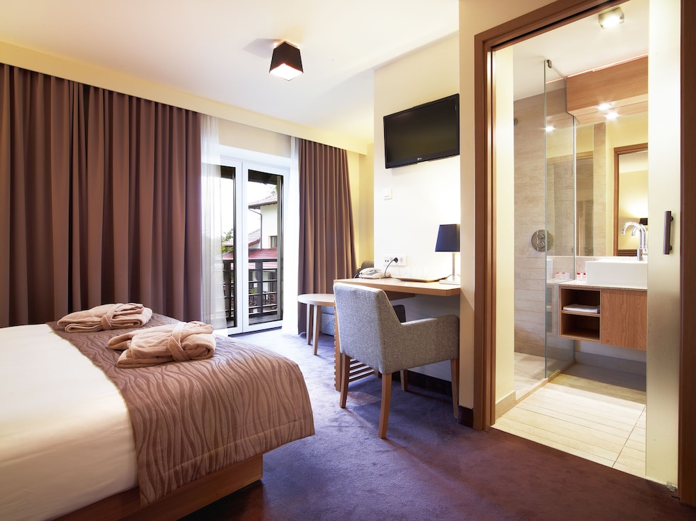 Ana Hotels Sport Poiana Brasov 15/33