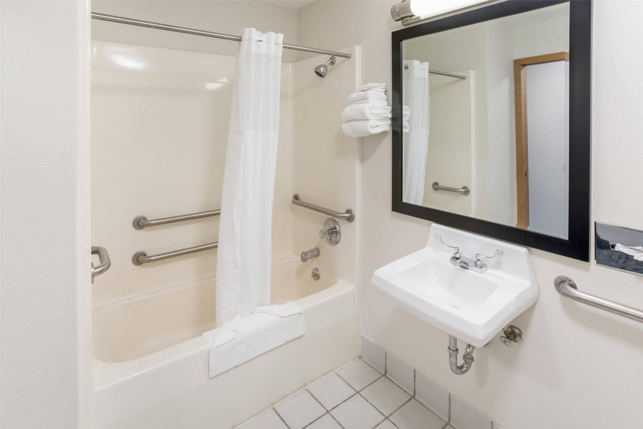 Quality Inn Rochelle IL 41/43