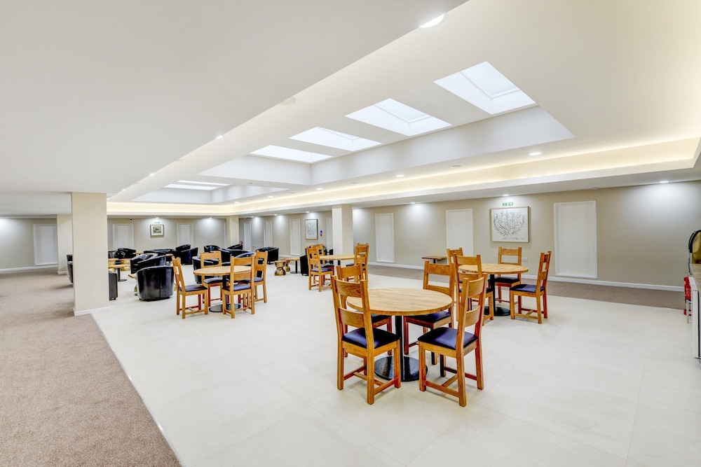 OYO Plymouth Central Hotel 24/31
