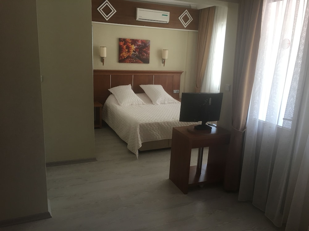 DIVA HOTEL 6/31