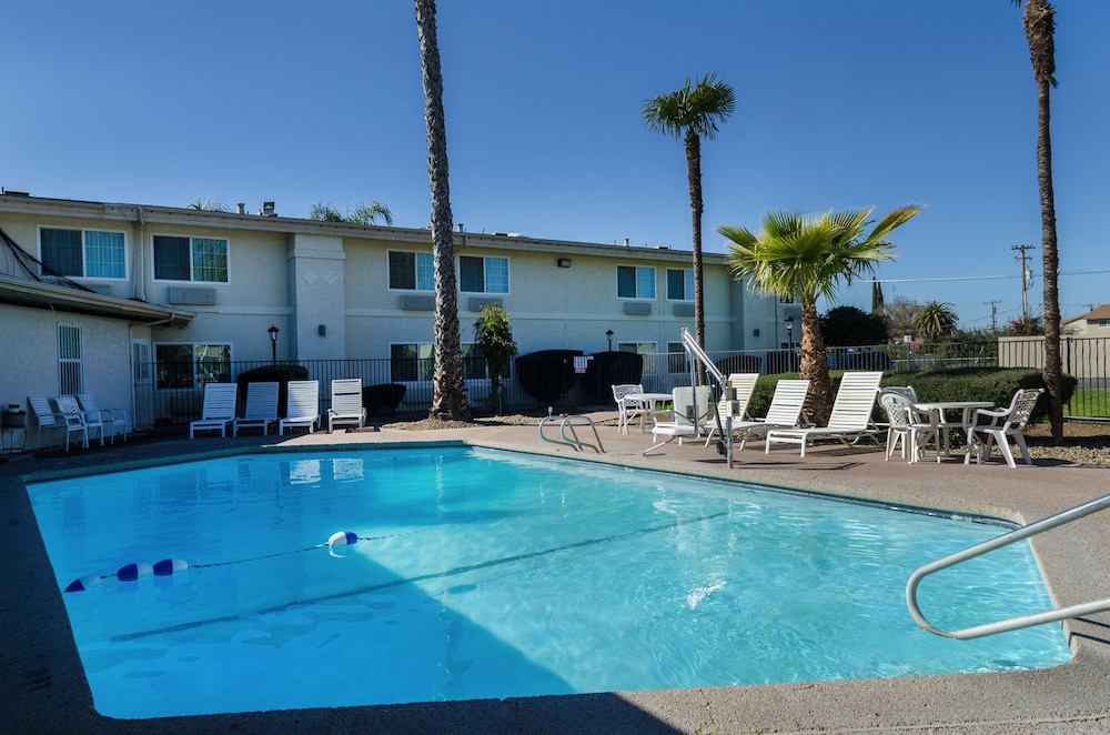Ramada by Wyndham Merced 5/57