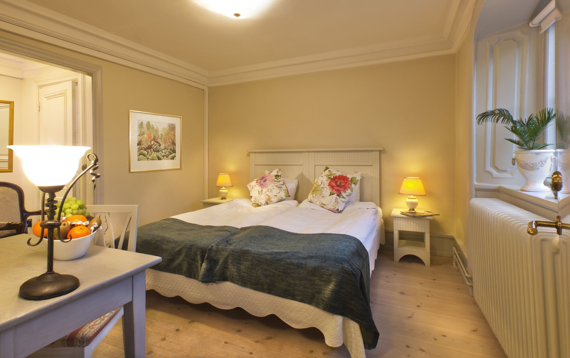 STANDARD, KING BED
