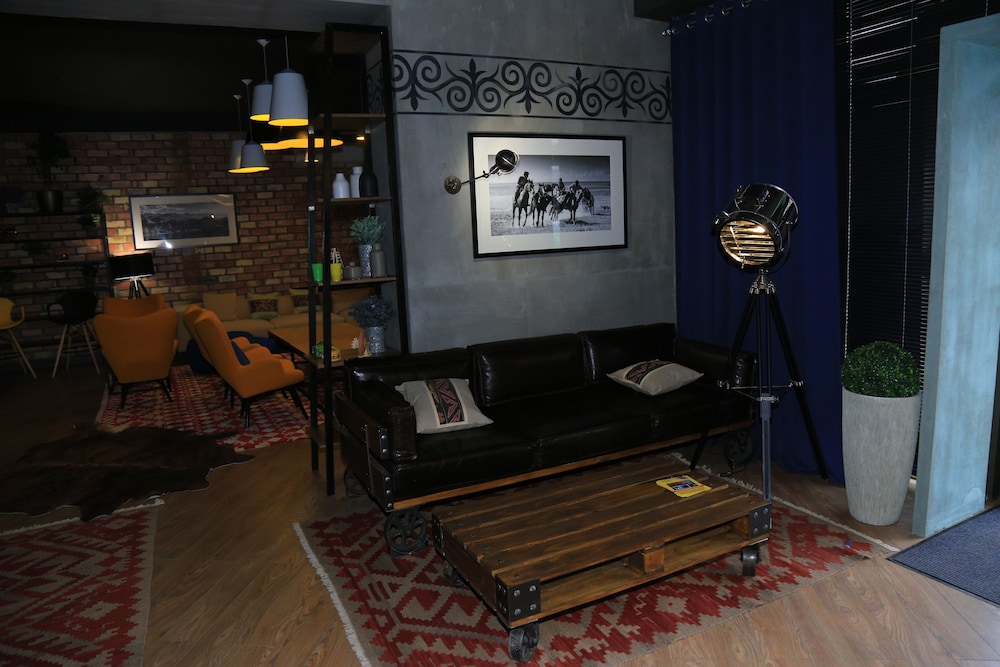 Bugu Hotel 41/46