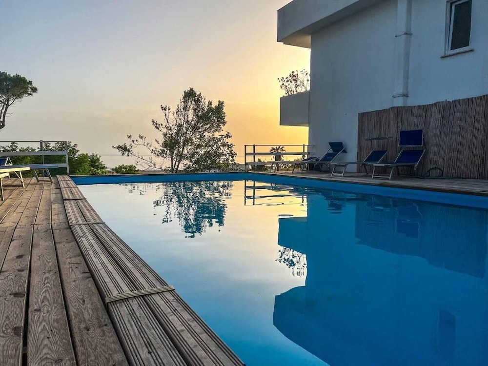 Hotel Artemide Mare 33/40