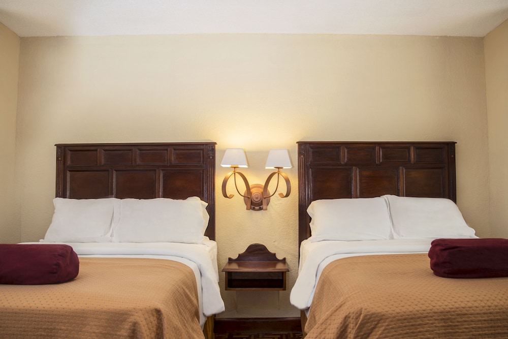 Conquistador Hotel And Conference Center 25/65
