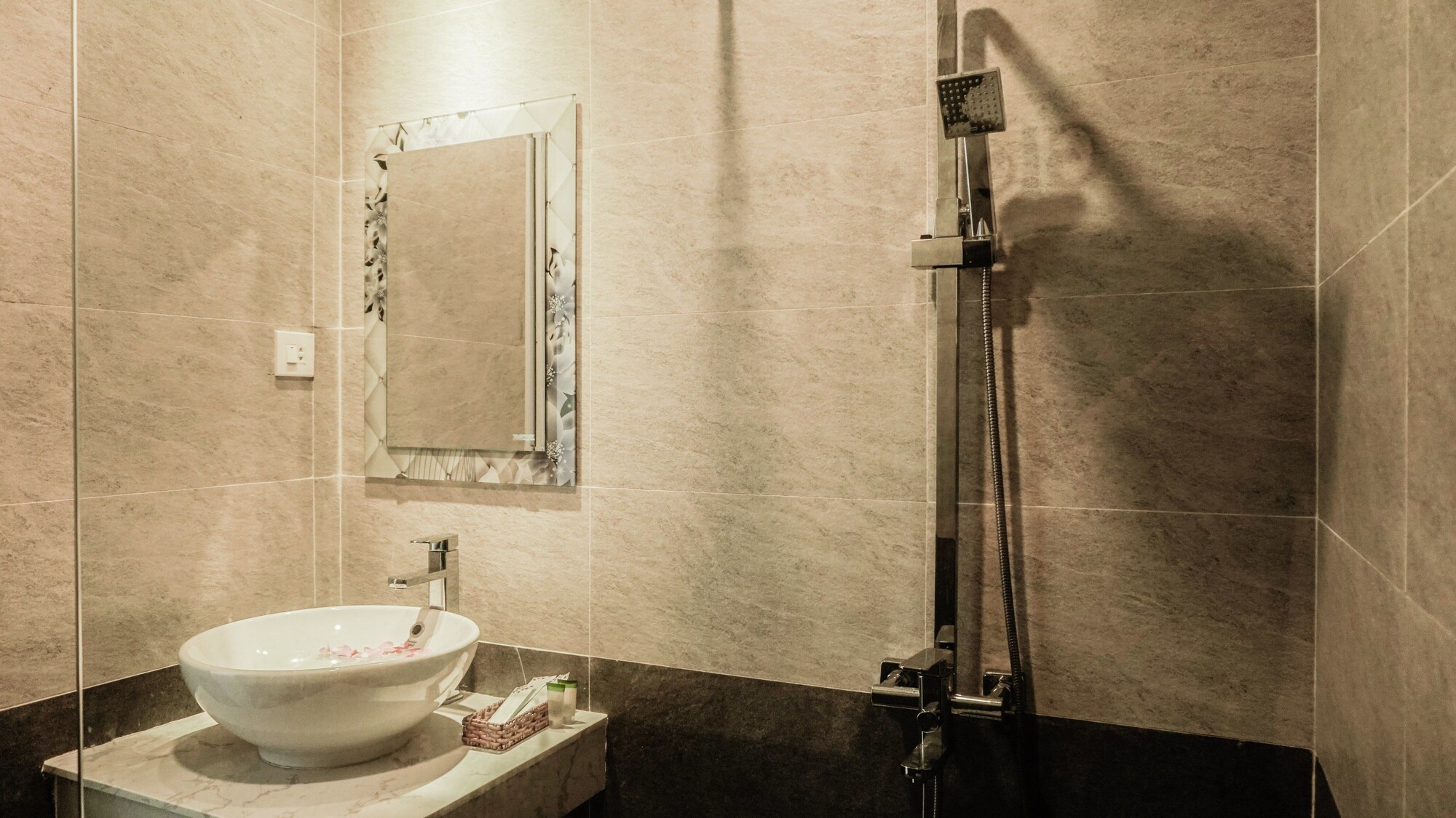 غرفة سوبيريور بسريرين منفصلين بإطلالة على البحر، Quang Vinh Hotel 8/10