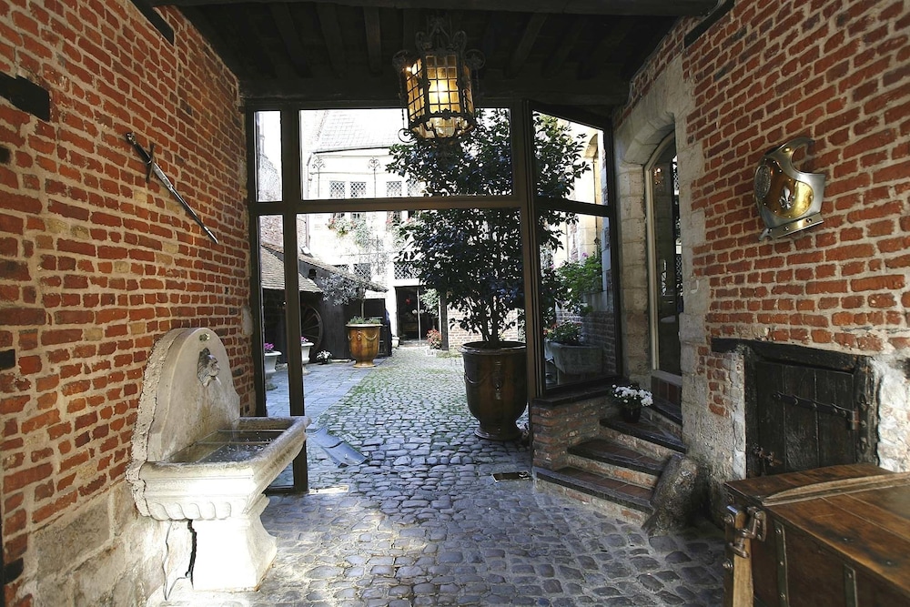 Auberge Du Bon Fermier 12/26