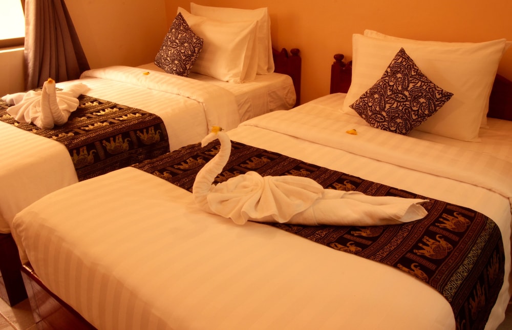 SUPERIOR, DOUBLE OR TWIN BED