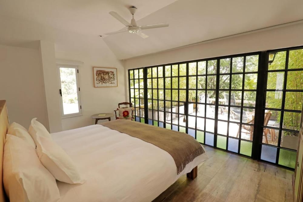 Stone, Suite, King Bed