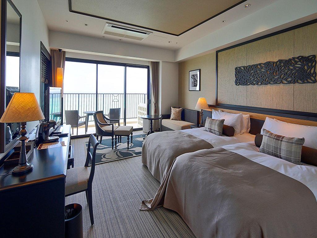 Ocean, Club, Premium, 2 Double Beds, Bathtub