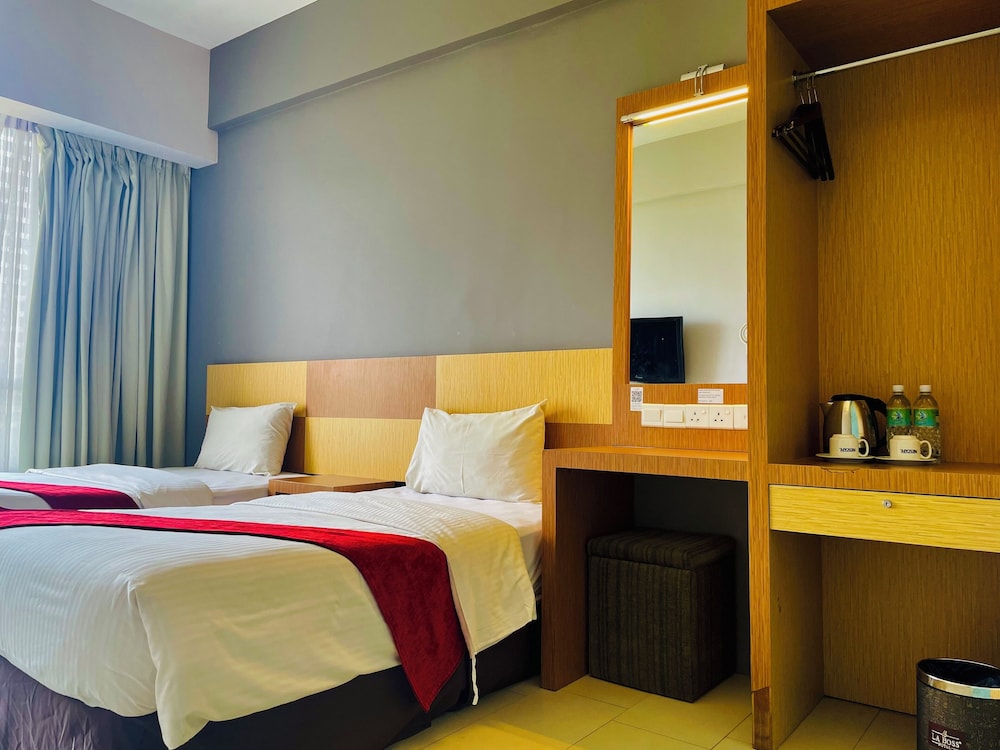 Deluxe, Twin Beds