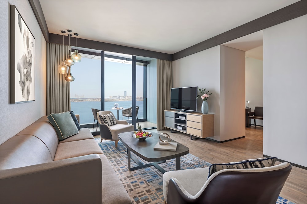 Address Beach Resort 66/78