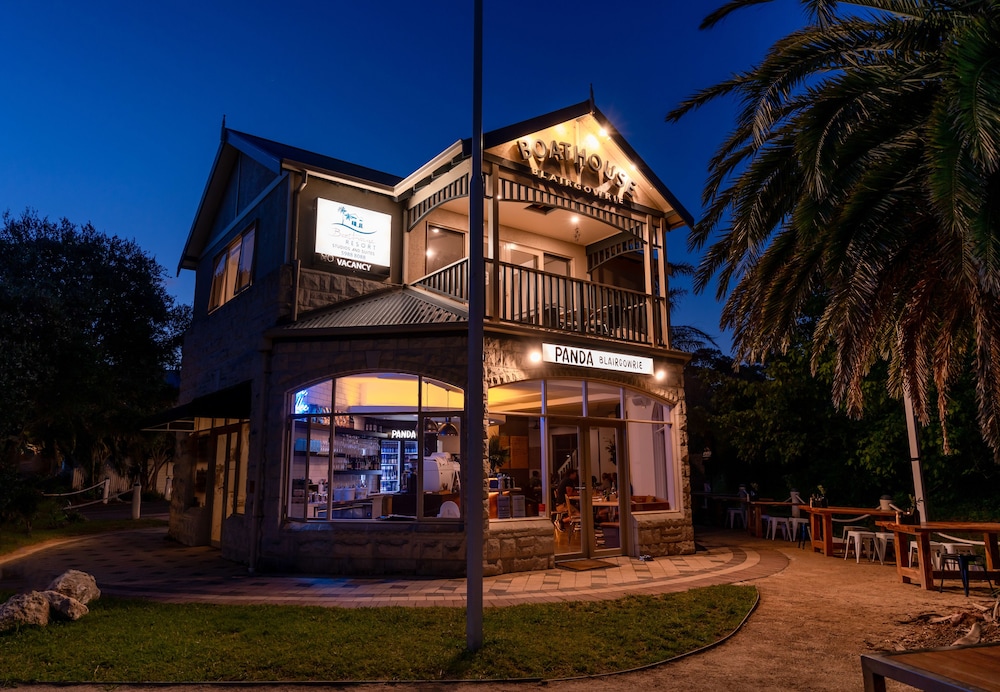 Boathouse Resort Studios & Suites 6/69