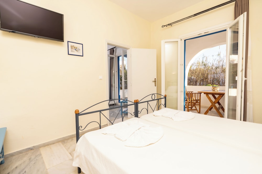Aghia Anna Hotel 21/41