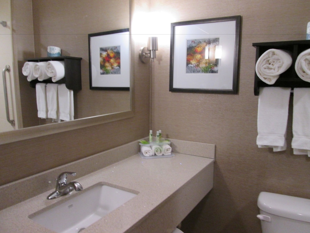 Holiday Inn Express Cloverdale(Greencastle) 54/59