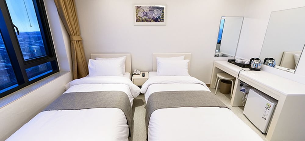 SUPERIOR, TWIN BEDS, MOUNTAIN VIEW