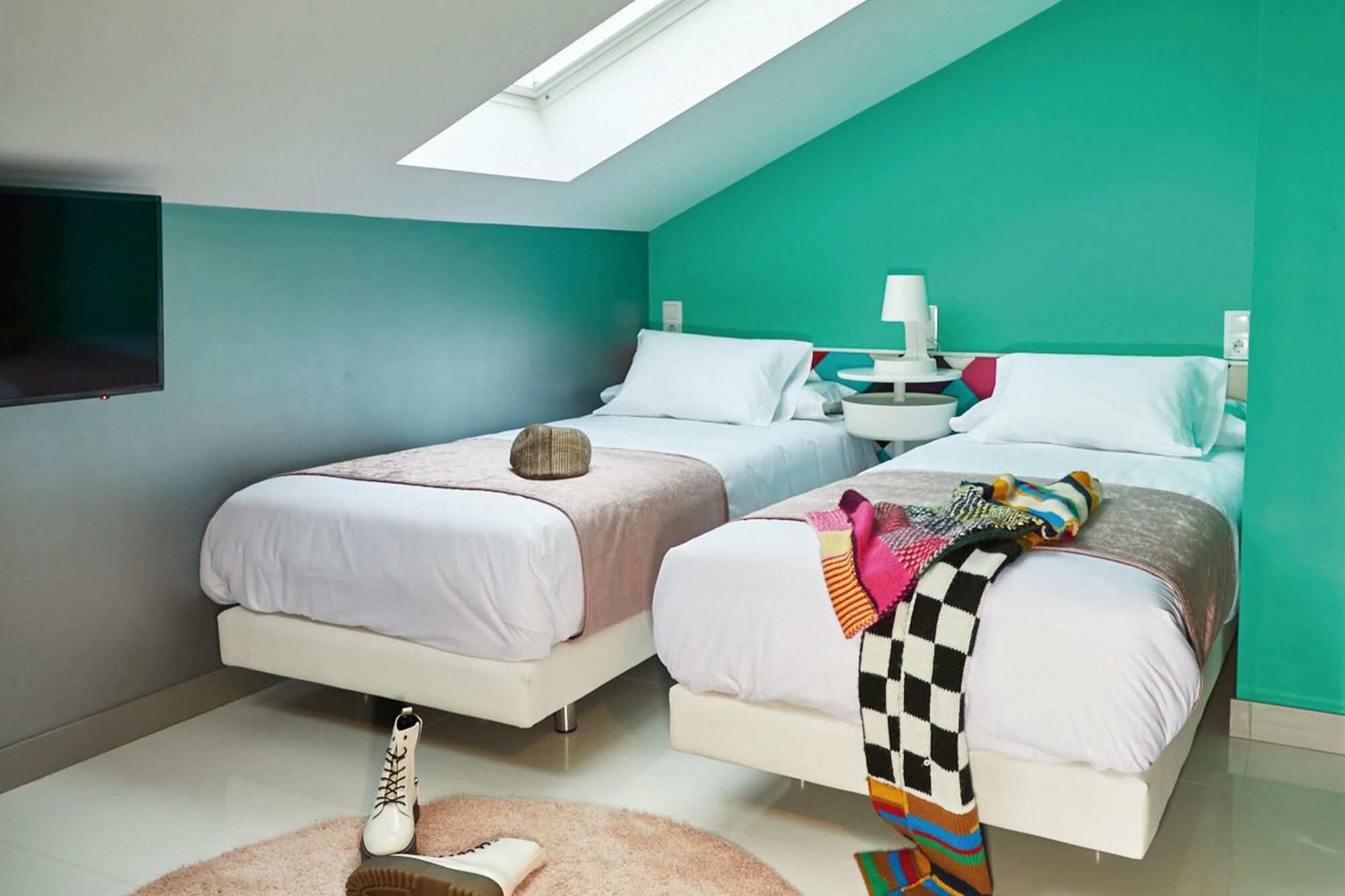 Experience, Twin Beds