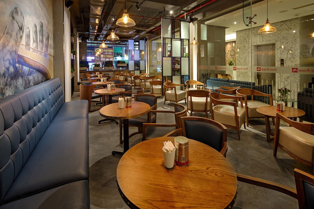 Avora Boutique Hotel 41/44