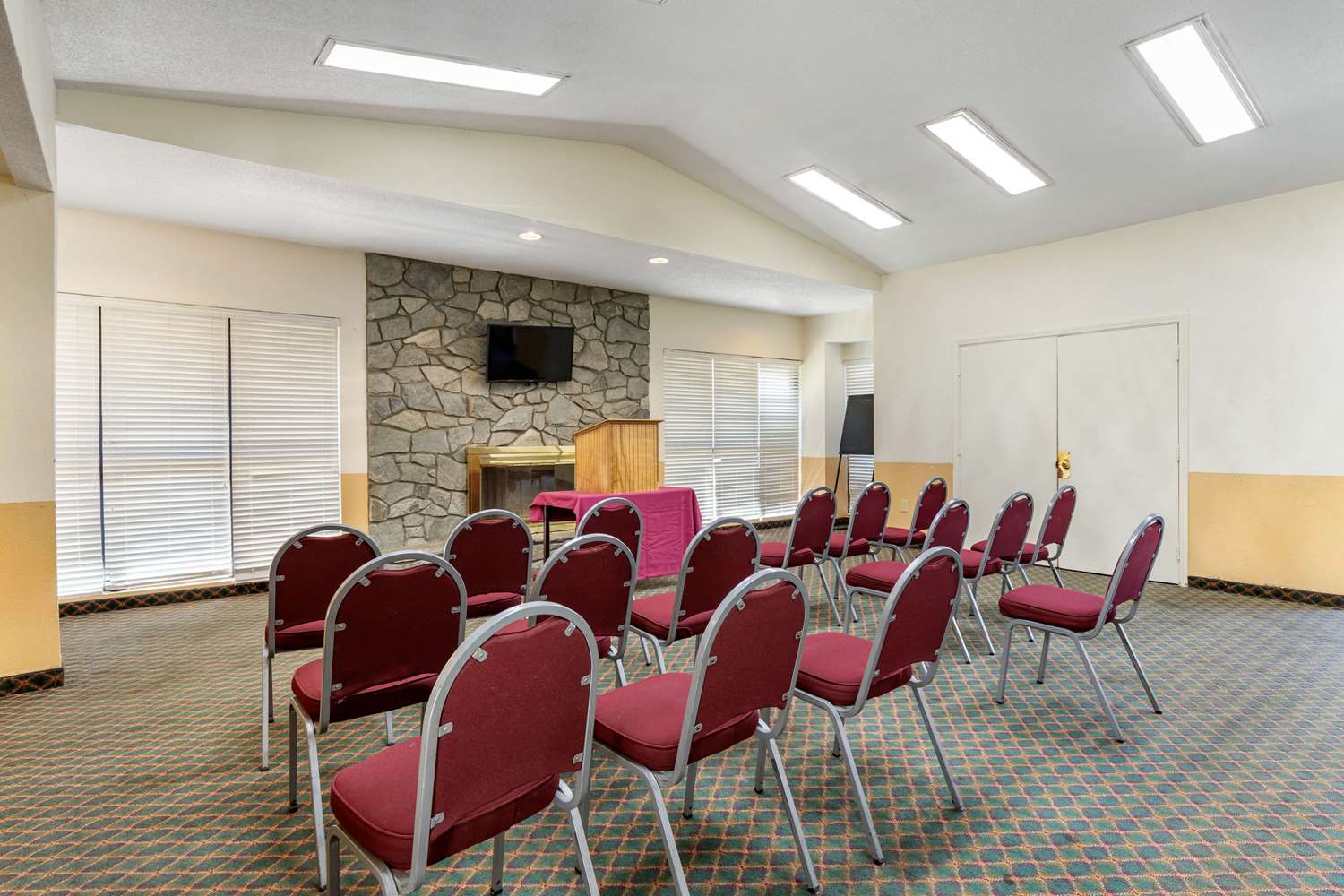 Econo Lodge Florence - Darlington 16/20