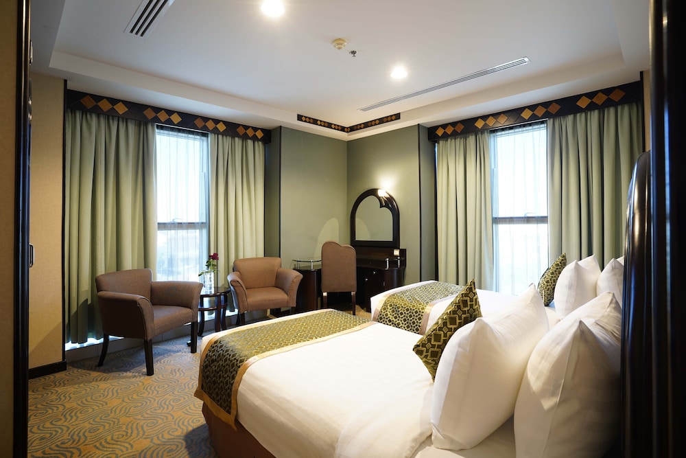 Awaliv International Hotel 30/68