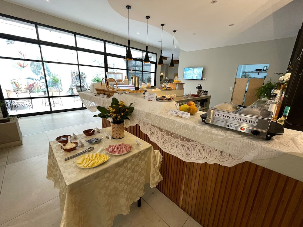 Hotel Caseros Salta 35/48