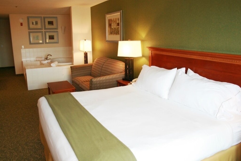 Holiday Inn Express & Suites Hagerstown 20/67