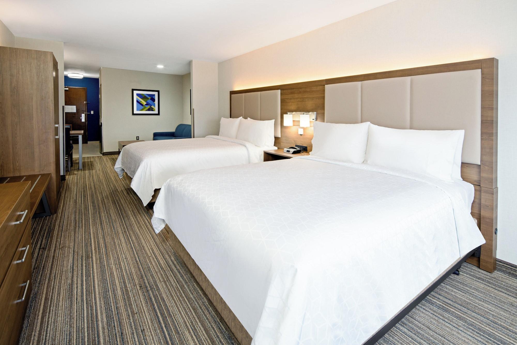 Suite, Multiple Beds
