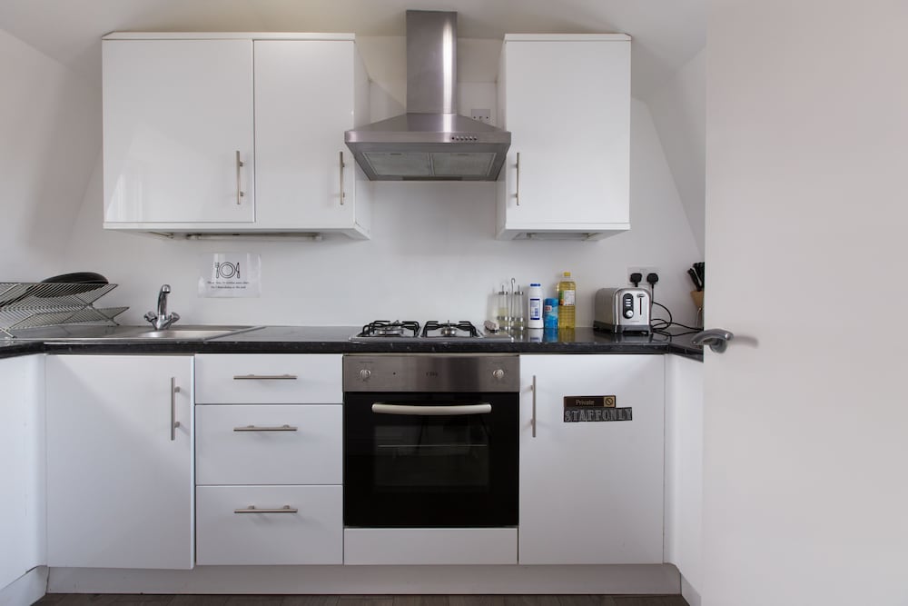 Charlotte Street Apartments by Allo Housing 14/27