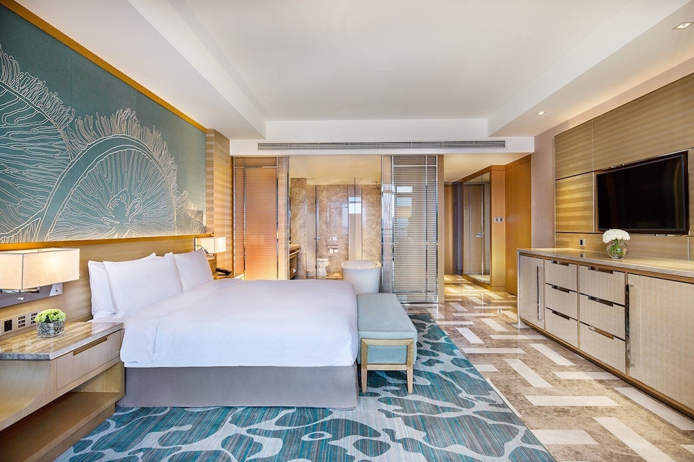 Atlantis Sanya 10/50