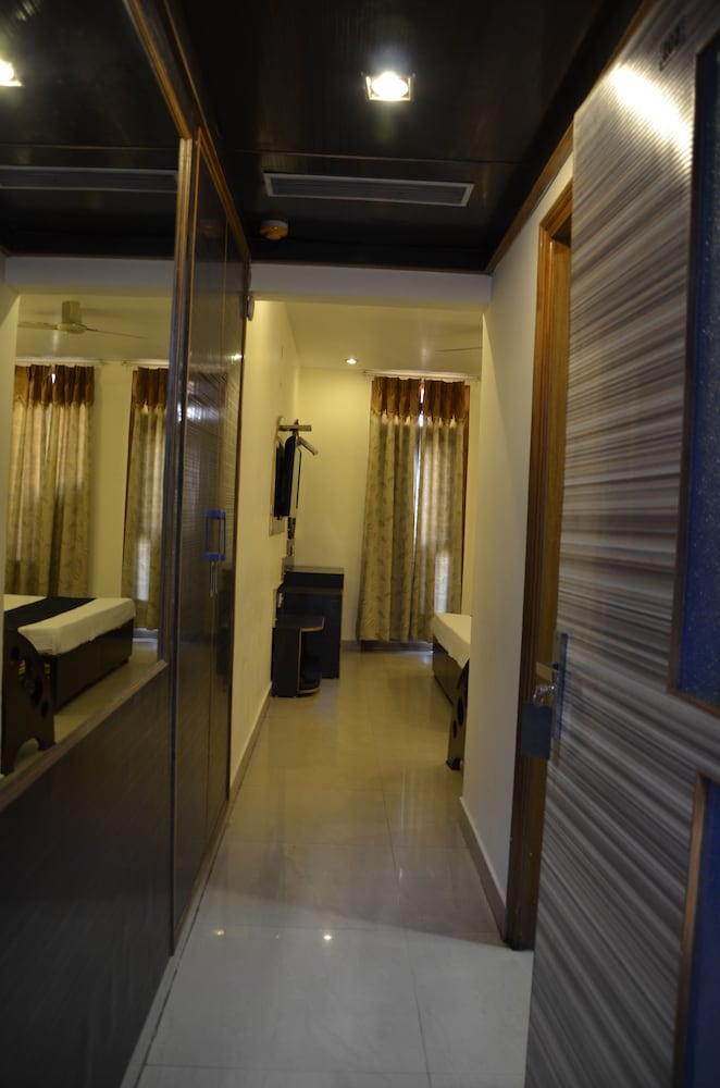 Hotel Citi Heights 8/41