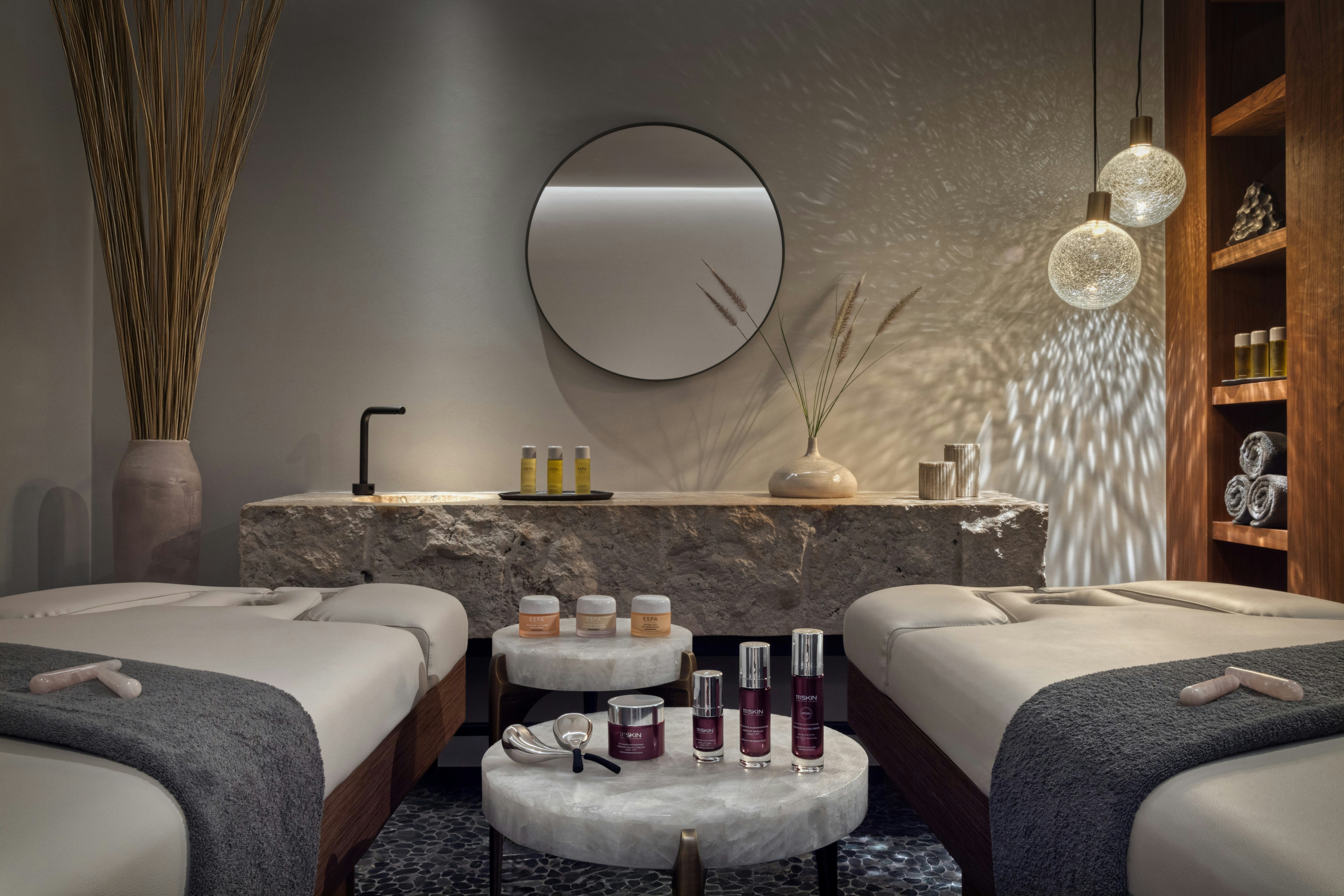 Sandblu Santorini, LXR Hotels & Resorts 36/37