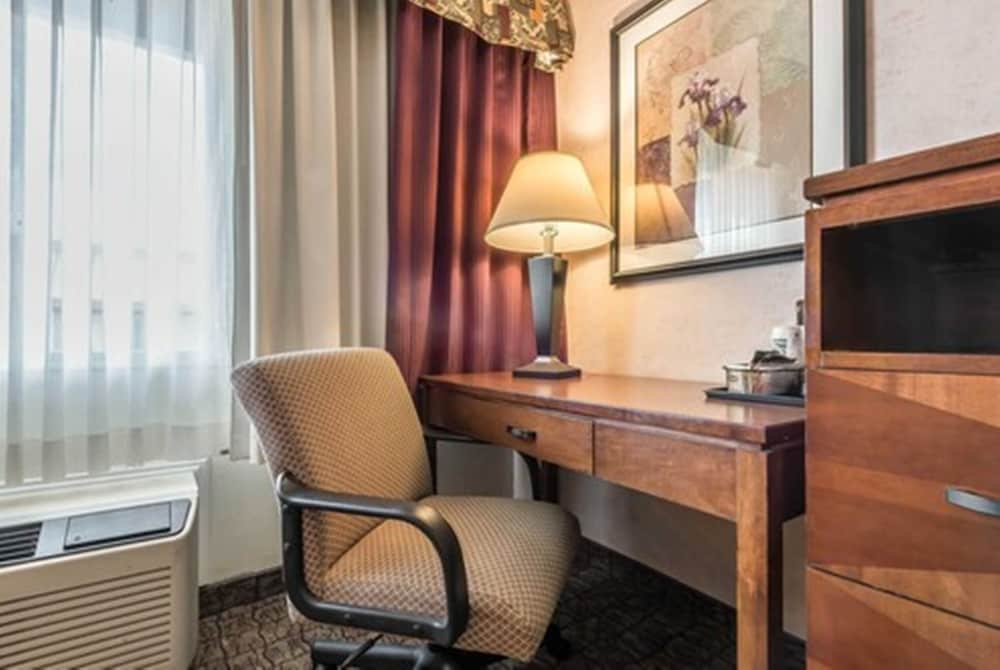 Hotel Hamburg NY 51/55