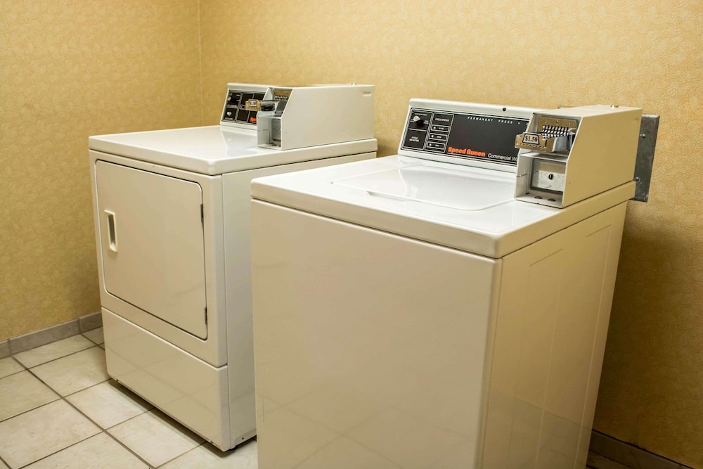 Comfort Inn & Suites Ashland - Richmond North 16/32