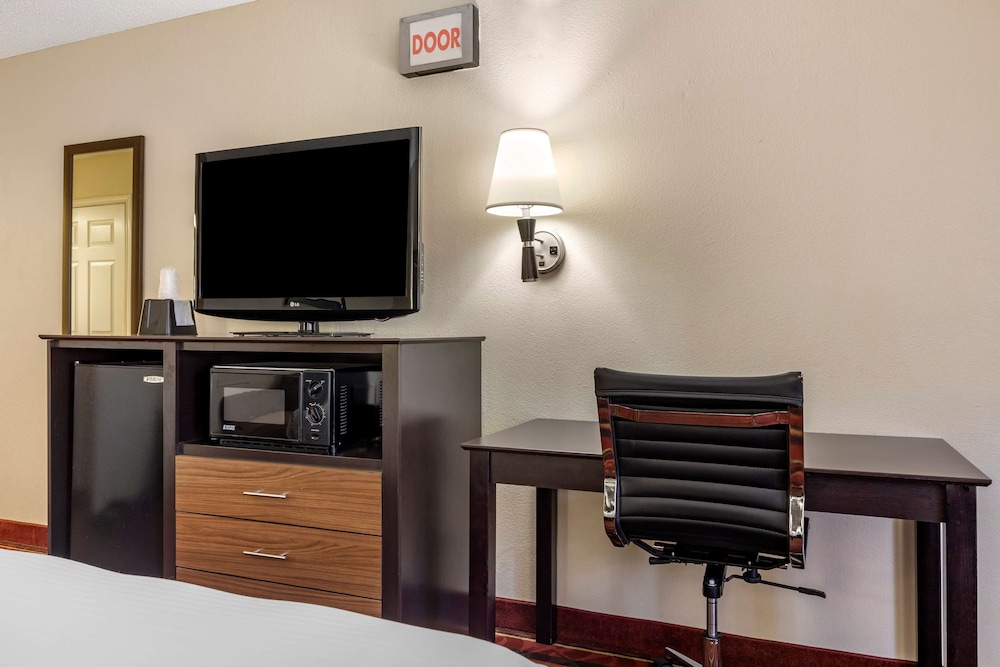 Best Western Lindale Inn 20/28