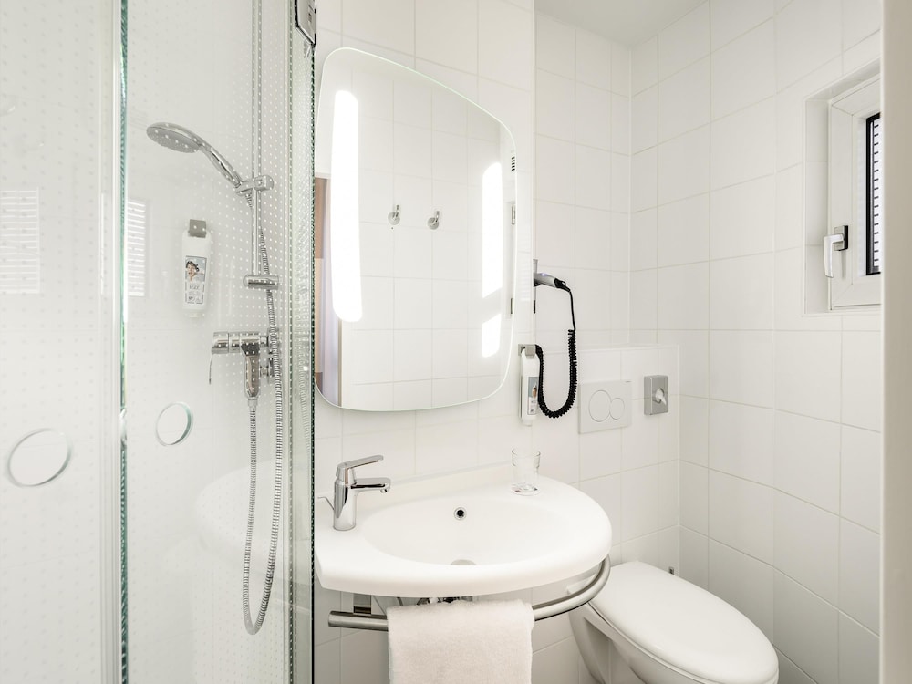 Ibis Munchen City Hotel 74/77