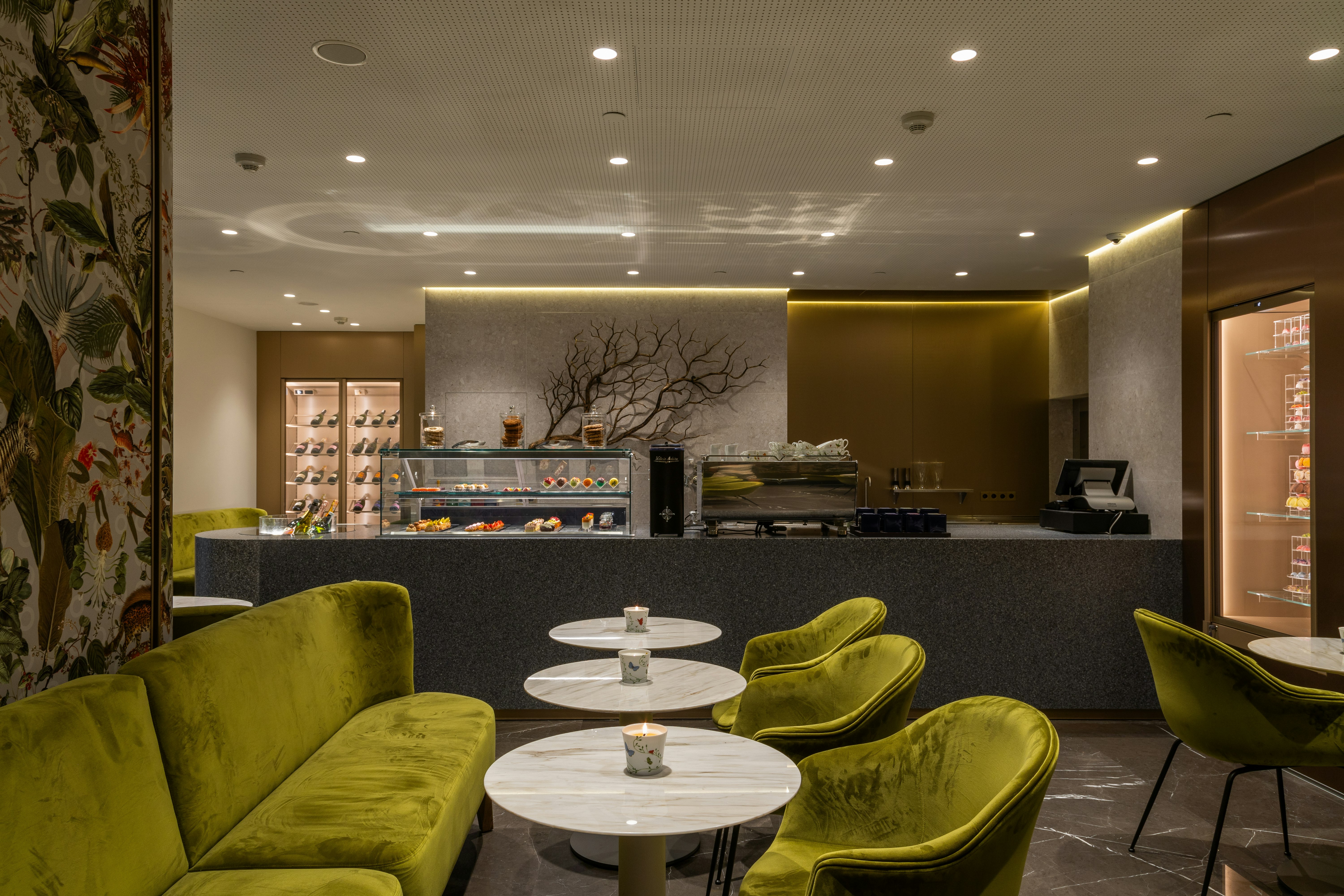 Hilton Kyiv 60/70