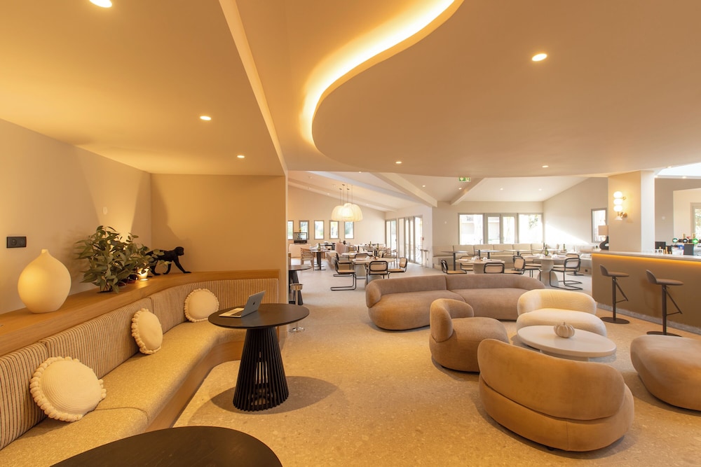 Golden Tulip Avignon Le Paradou 36/66