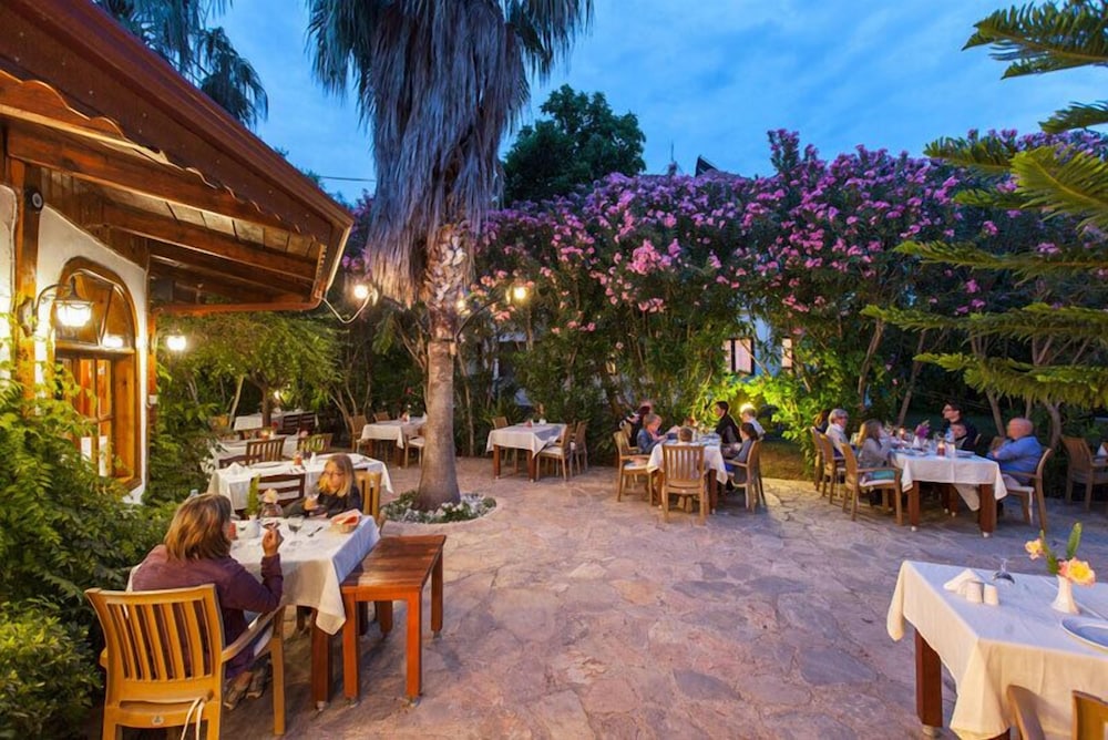 Aida Hotel 30/50