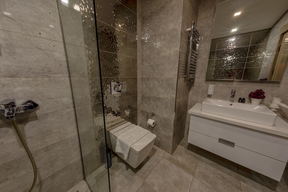 MyHouse N5 Suites 63/69