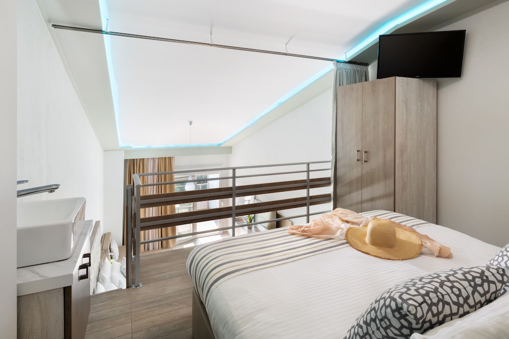 Hotel Sirines 12/50