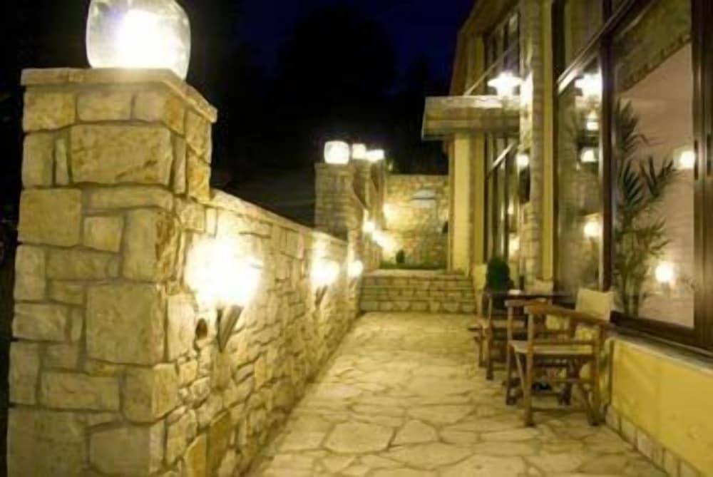 Ahilion Hotel 26/37