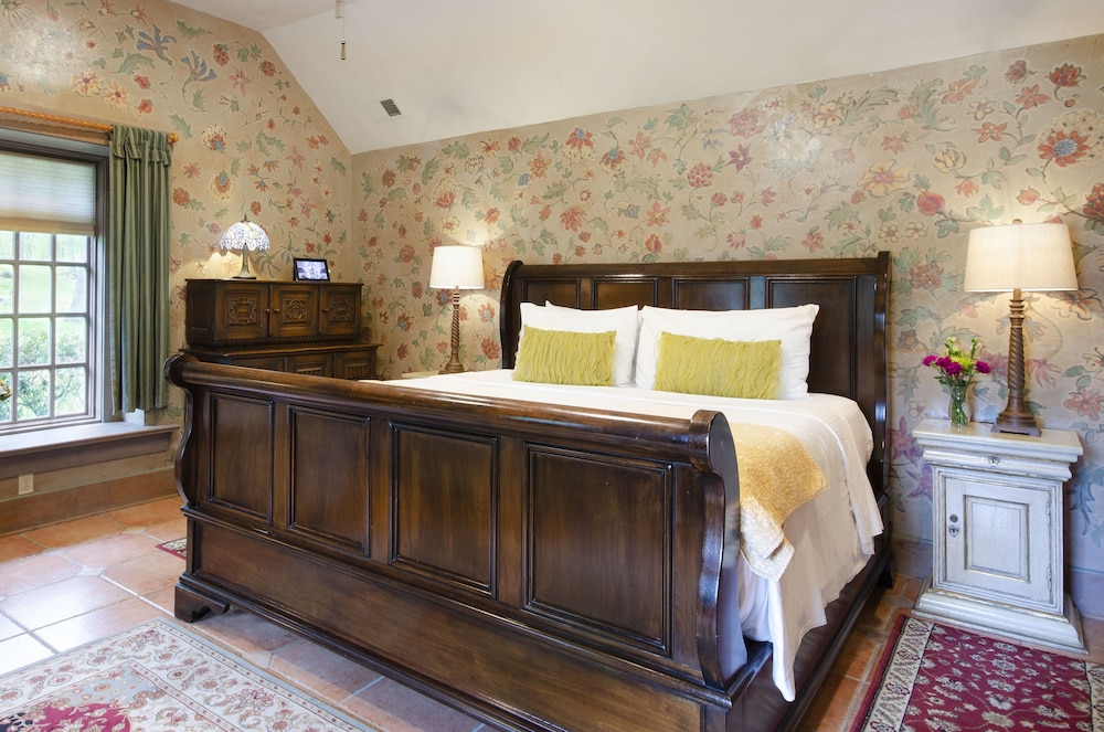 Hillbrook Inn 13/50