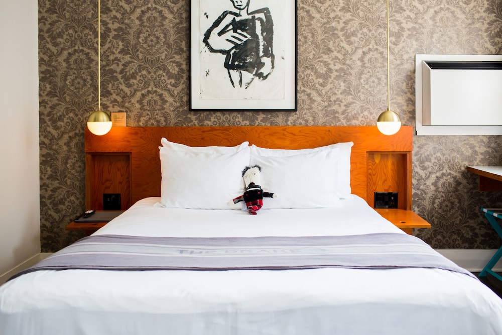 The Drake Hotel 22/66